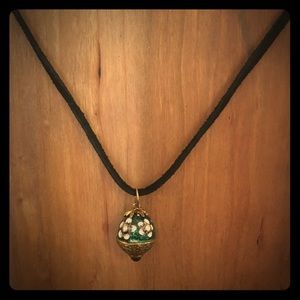 Short pendant